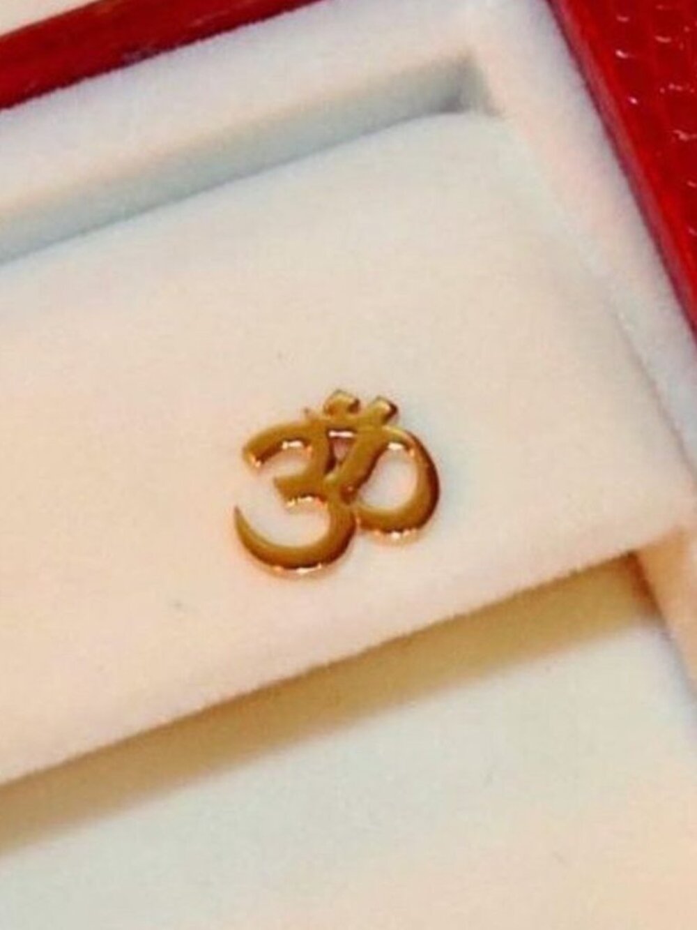 Single Om Symbol 14k Gold Earring